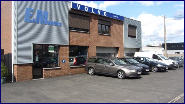 De garage van E & M Motors in Paal