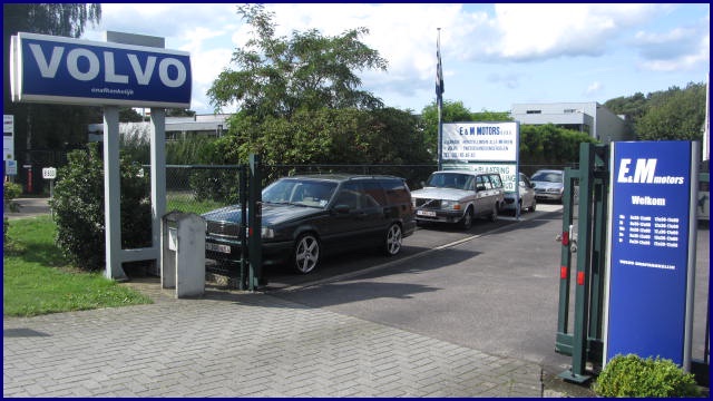Occasions op de parking van E & M Motors